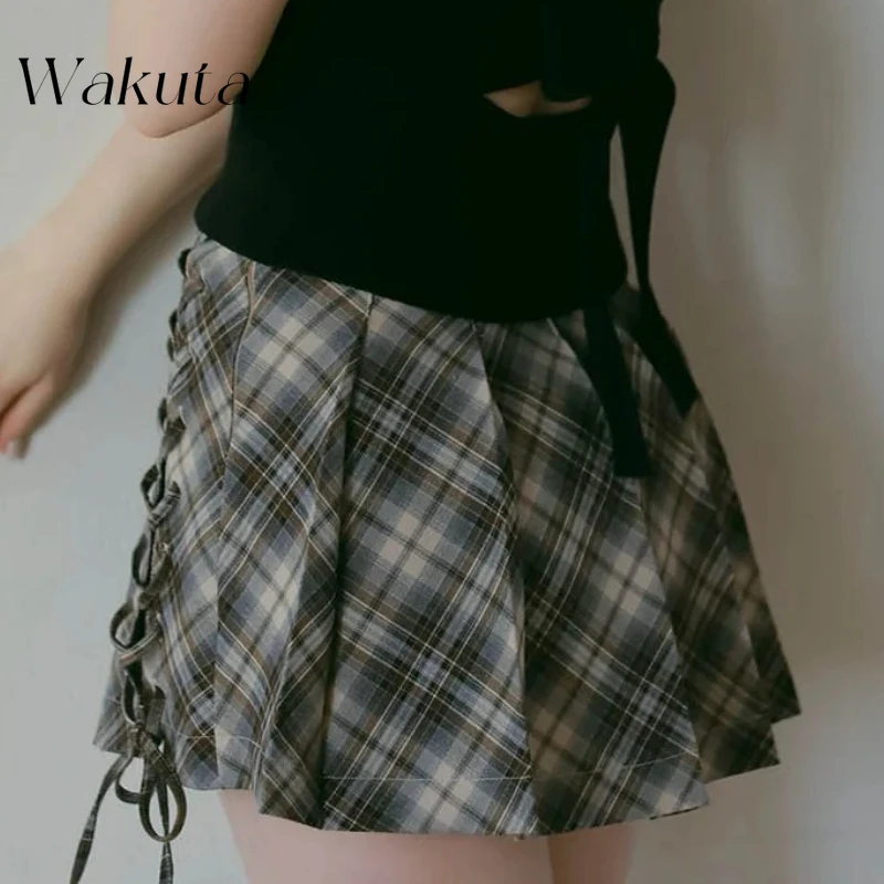 WAKUTA японский нишевый дизайн весна/лето плиссированная мини-юбка на бретелях модная универсальная Y2k эстетичная юбка с завязкой на талии 니트 스커트
WAKUTA японский нишевый дизайн весна/лето плиссированная мини-юбка на бретелях модная универсальная Y2k эстетичная юбка с завязкой на талии 니트 스커트