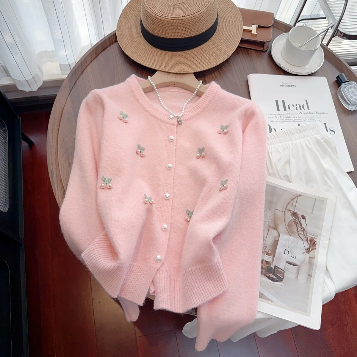 Женский кардиган Sweet Lazy Sle с вышивкой вишневыми бусинами, осенне-зимний, универсальный, с длинными рукавами, на одной пуговице
Женский кардиган Sweet Lazy Sle с вышивкой вишневыми бусинами, осенне-зимний, универсальный, с длинными рукавами, на одной пуговице