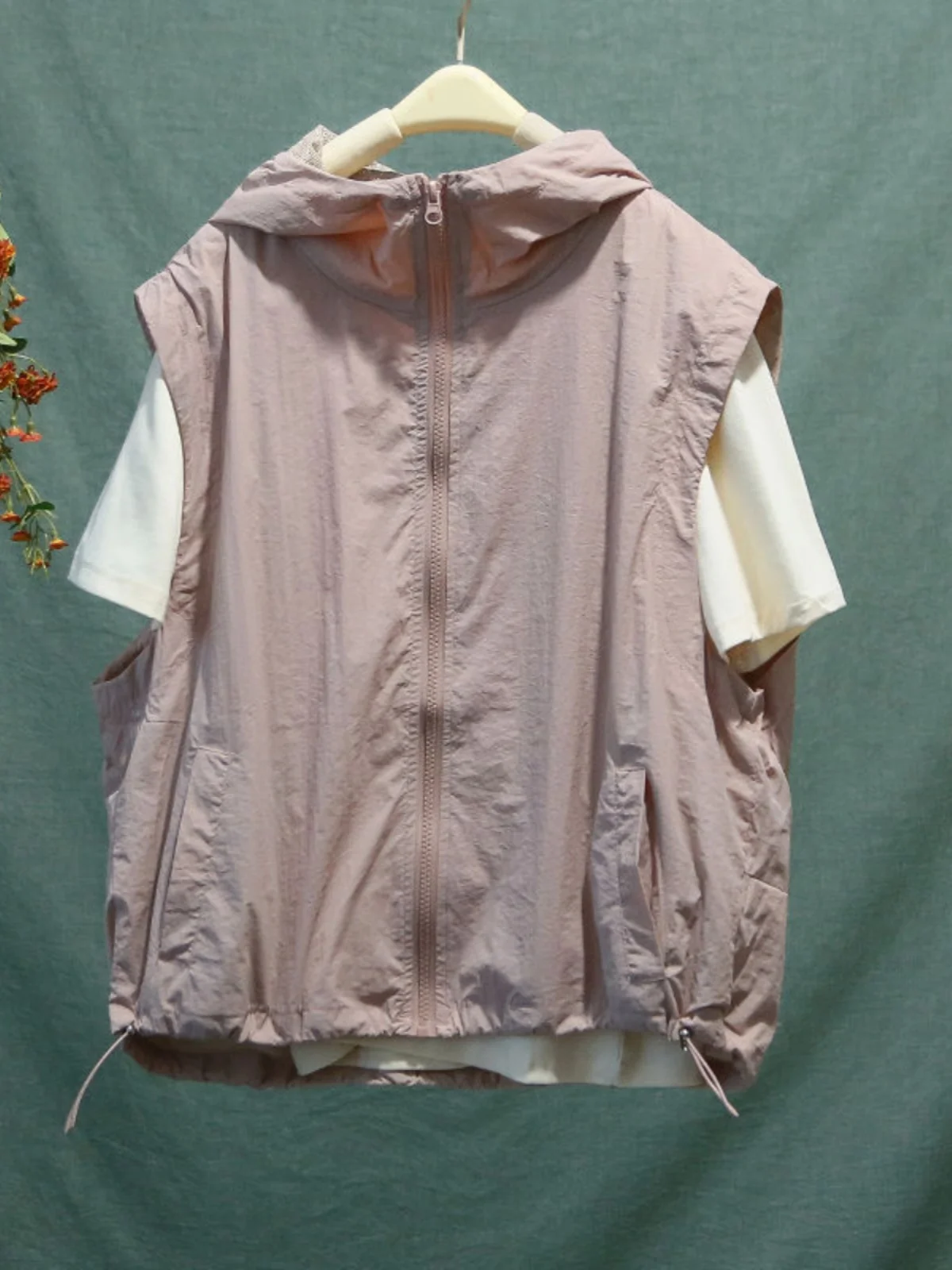 plus Size 300 Pounds Zipper Sleeveless Vest Women Summer Casual Fashion Meat Covering Jacket Outerwear Commute Style Pure Color
plus Size 300 Pounds Zipper Sleeveless Vest Women Summer Casual Fashion Meat Covering Jacket Outerwear Commute Style Pure Color