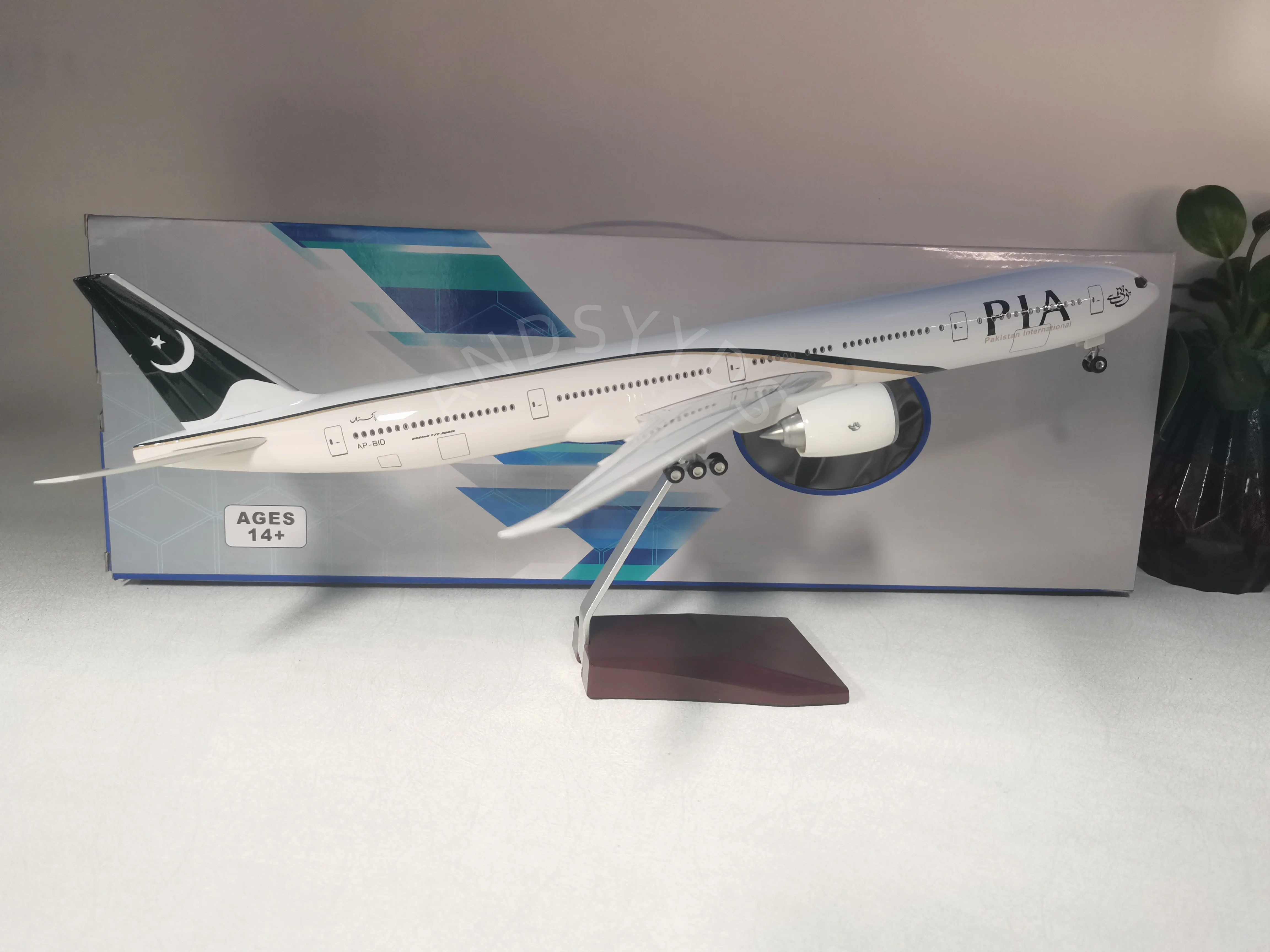 47cm B777 Pakistan Plane Model Kits To Build Aircraft Accessories 1/160 Scale Diecast Resin Airplane Model W Light Decoration
47cm B777 Pakistan Plane Model Kits To Build Aircraft Accessories 1/160 Scale Diecast Resin Airplane Model W Light Decoration