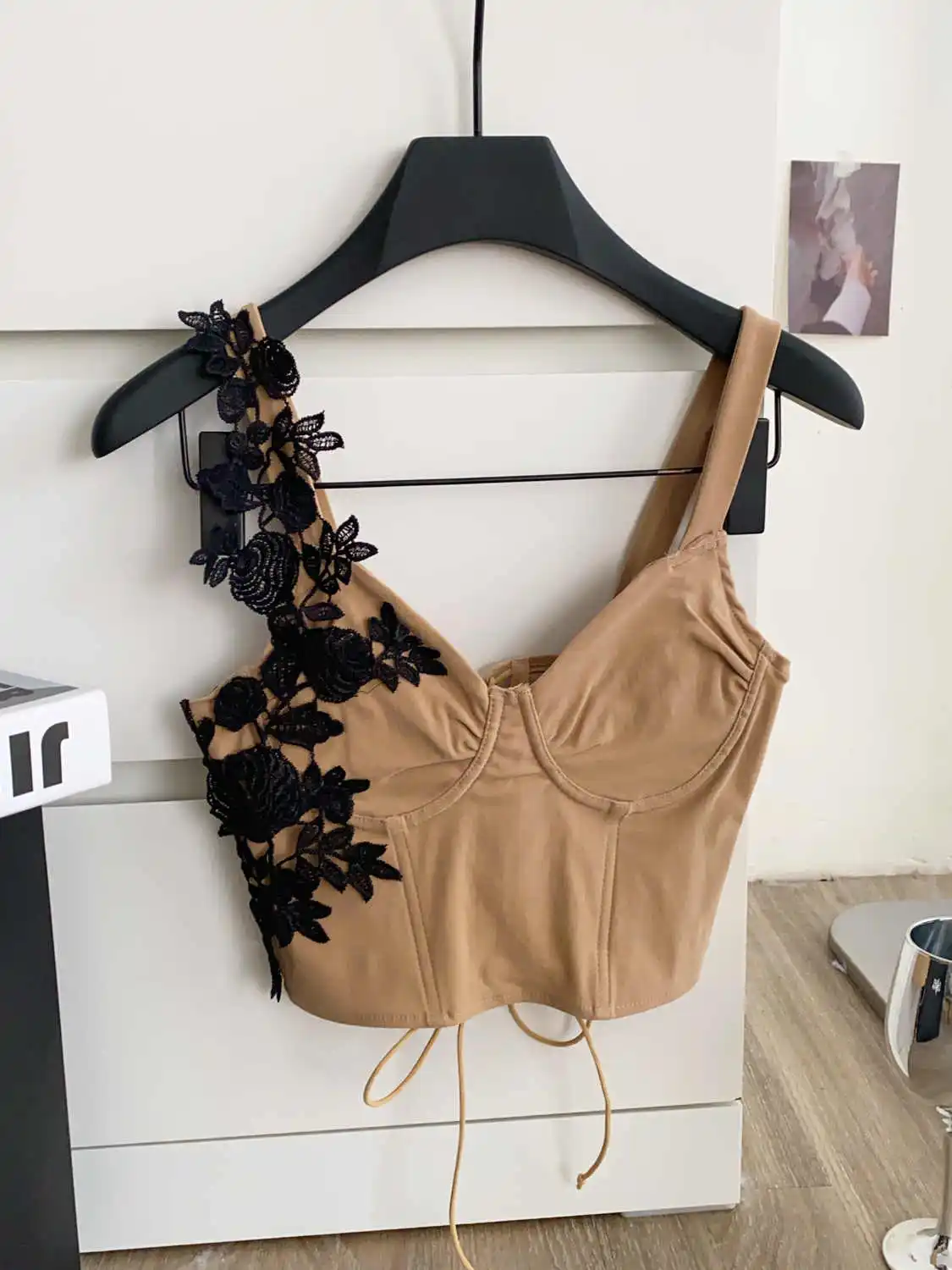 Women Khaki Lace Patchwork Y2k Crop Top Vintage Camisole Off Shoulder Corset Tops Bandage Tank Top Emo 2000s Clothes Summer 2025 
Women Khaki Lace Patchwork Y2k Crop Top Vintage Camisole Off Shoulder Corset Tops Bandage Tank Top Emo 2000s Clothes Summer 2025