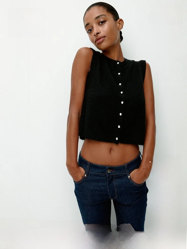 H&M Women's Knitted Vest 1296848 Summer Casual Fit Softness Medium Button Detail Polyester Acrylic Wool Spandex Blend Sleeveless
H&M Women's Knitted Vest 1296848 Summer Casual Fit Softness Medium Button Detail Polyester Acrylic Wool Spandex Blend Sleeveless