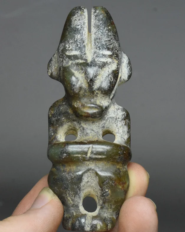 8.5CM Hongshan Culture Old Jade Carved Sun God Helios Sun-god Amulet Pendan
8.5CM Hongshan Culture Old Jade Carved Sun God Helios Sun-god Amulet Pendan