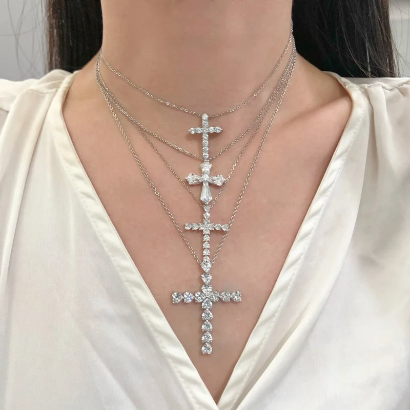 S925Sterling Silver Plated18KWomen's gold necklace with zircon kite-cut cross pendant, fashionable and versatile collarbone chai
S925Sterling Silver Plated18KWomen's gold necklace with zircon kite-cut cross pendant, fashionable and versatile collarbone chai