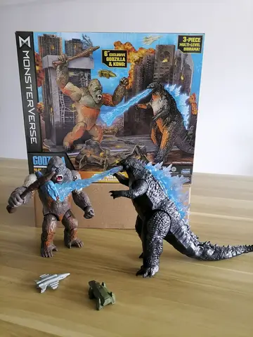 Godzilla VS Kong Model Toy New Empire 2024 Action Figure Joints Movable Hollow Earth City Battle Diorama Assembly Boys Gifts