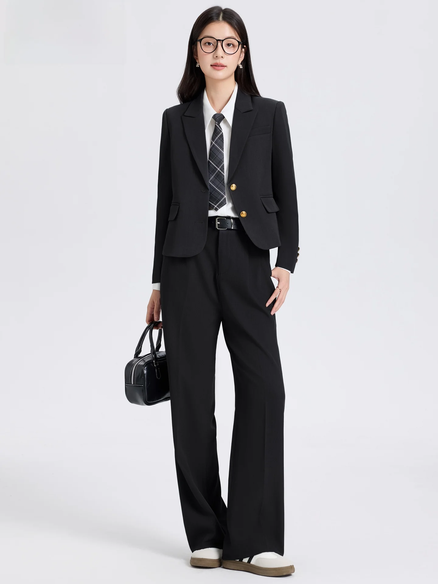 Черный короткий пиджак для женщин, деловой стиль, для студенток, формальная одежда, полиэстер, длинный рукав, на пуговицах
Черный короткий пиджак для женщин, деловой стиль, для студенток, формальная одежда, полиэстер, длинный рукав, на пуговицах