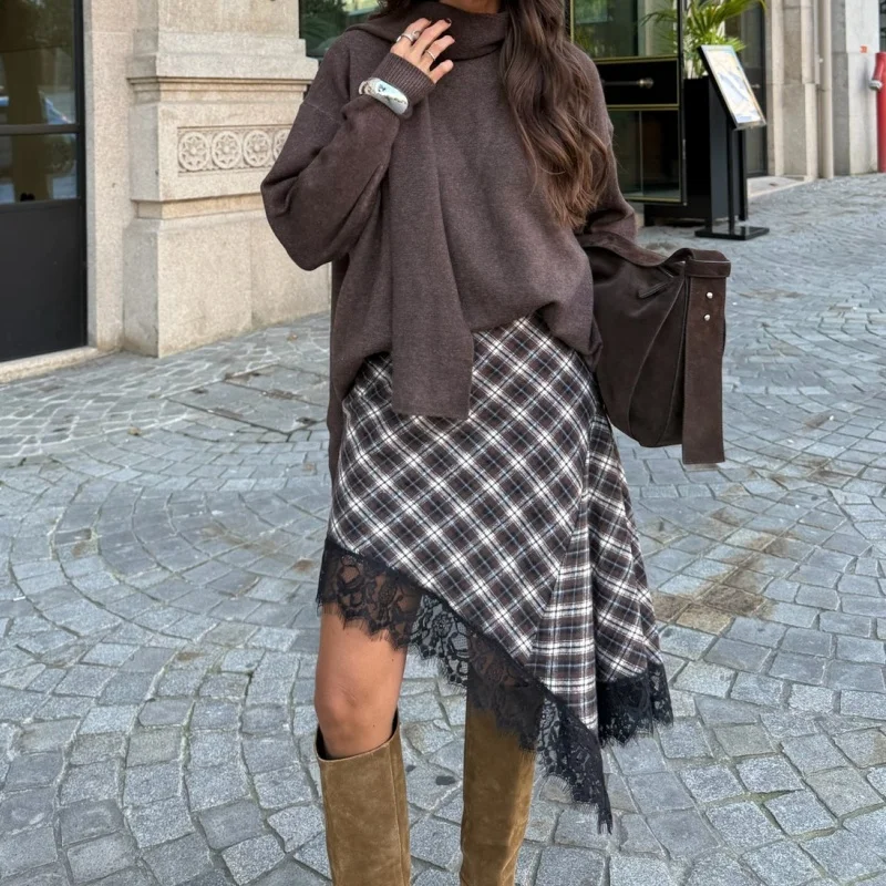 Women's Vintage Y2k Plaid Skirts Lace Patchwork Casual Asymmetrical Pleated Midi Skirts Streetwear
Women's Vintage Y2k Plaid Skirts Lace Patchwork Casual Asymmetrical Pleated Midi Skirts Streetwear