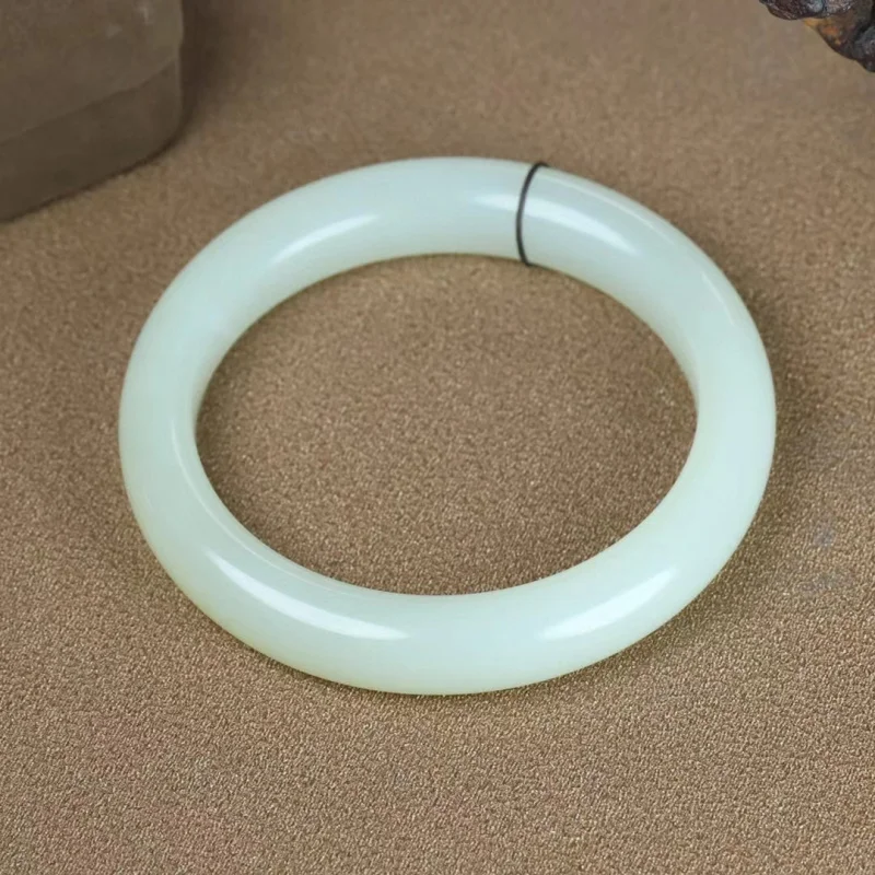 Браслет из нефрита Hotan White, круглой формы, с текстурой овечьего жира, женский браслет
Браслет из нефрита Hotan White, круглой формы, с текстурой овечьего жира, женский браслет