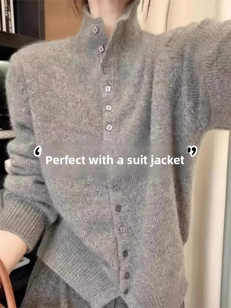 Elegant High Neck Knitted Cardigan Women's Autumn Winter New Style European Cargo Layered Coat Inner Base Sweater Jacket Spring
Elegant High Neck Knitted Cardigan Women's Autumn Winter New Style European Cargo Layered Coat Inner Base Sweater Jacket Spring