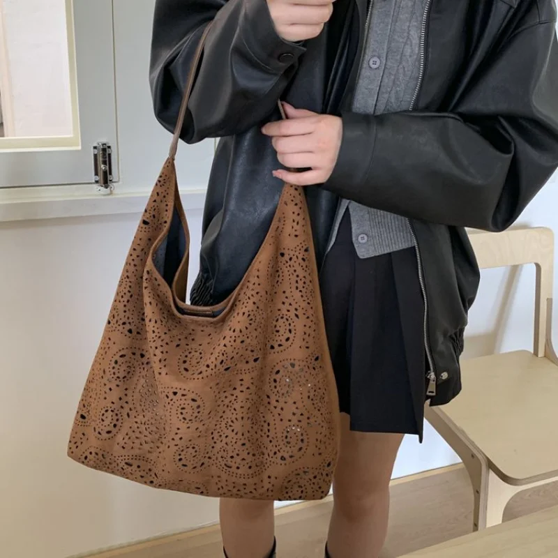 Luxury Designer Paris Fashion Show Elegant Handbag For Superstar Women With Best Quality And Unique Flair
Luxury Designer Paris Fashion Show Elegant Handbag For Superstar Women With Best Quality And Unique Flair