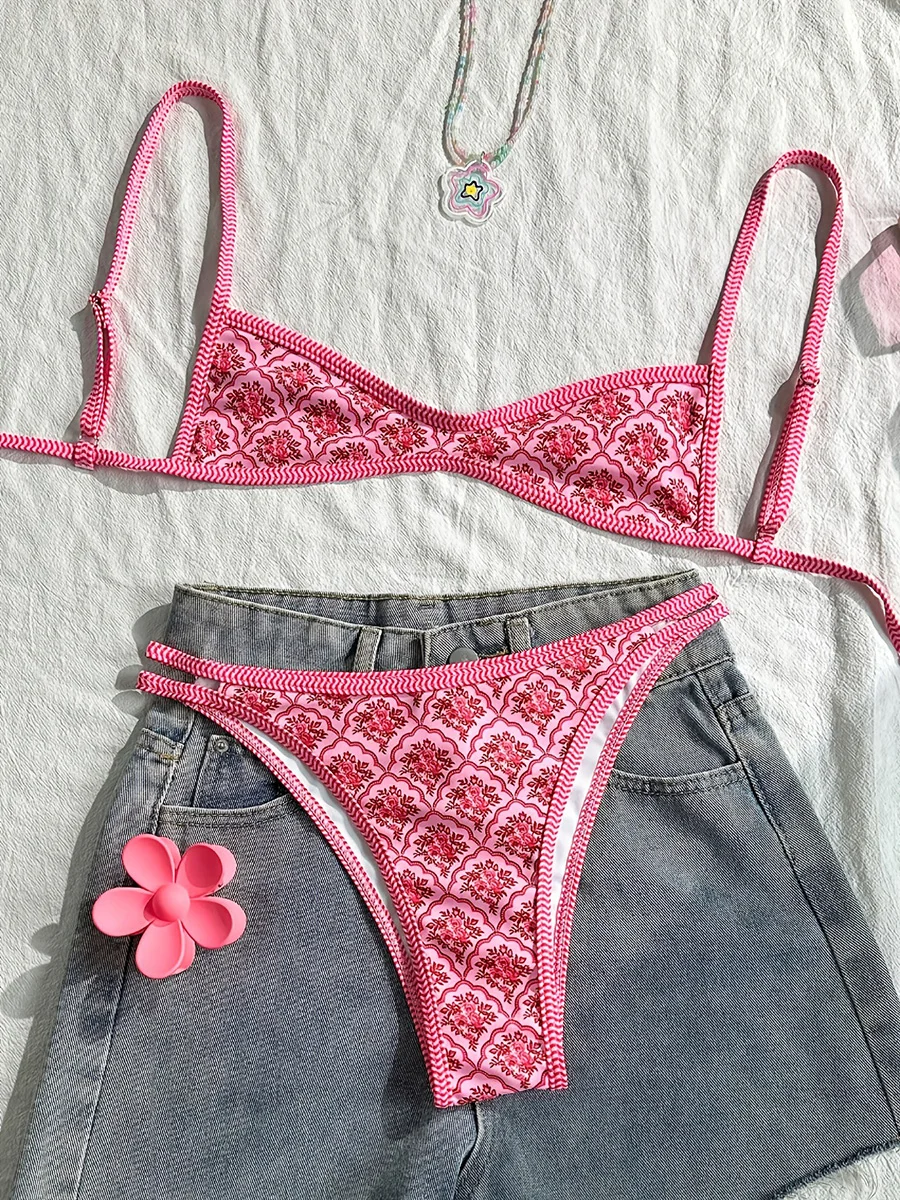 S - XL Flowers Printed High Leg Cut Bikini Female Swimsuit Women Swimwear Two-pieces Bikini set Bather Bathing Suit Swim Lady
S - XL Flowers Printed High Leg Cut Bikini Female Swimsuit Women Swimwear Two-pieces Bikini set Bather Bathing Suit Swim Lady