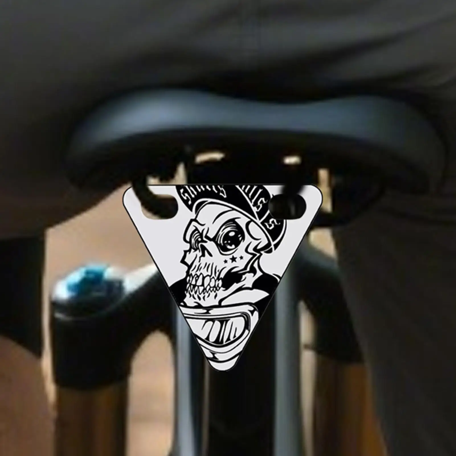 Outdoor cycling reflective triangle, Bicycle seat safety warning reflective pendant, road mountain bike reflectors
Outdoor cycling reflective triangle, Bicycle seat safety warning reflective pendant, road mountain bike reflectors