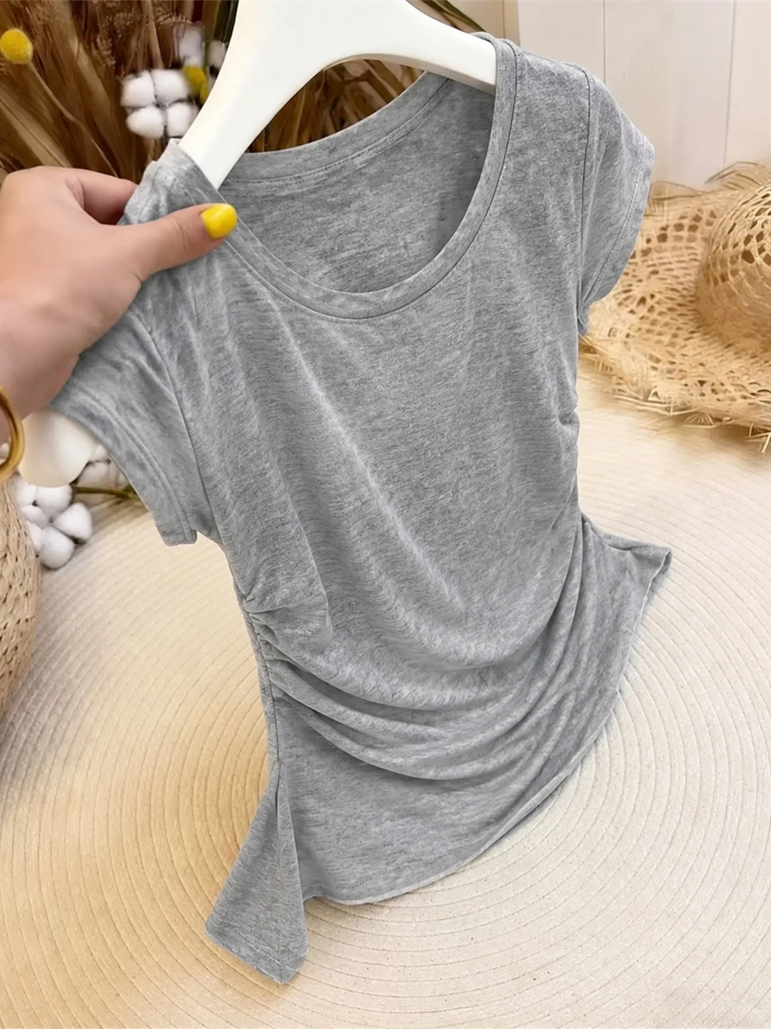 Fashionable Minimalist round Neck Short Sleeve T-Shirt Top High-End Color Elegant Casual Summer Shirt Korean Style Stra...
Fashionable Minimalist round Neck Short Sleeve T-Shirt Top High-End Color Elegant Casual Summer Shirt Korean Style Stra...