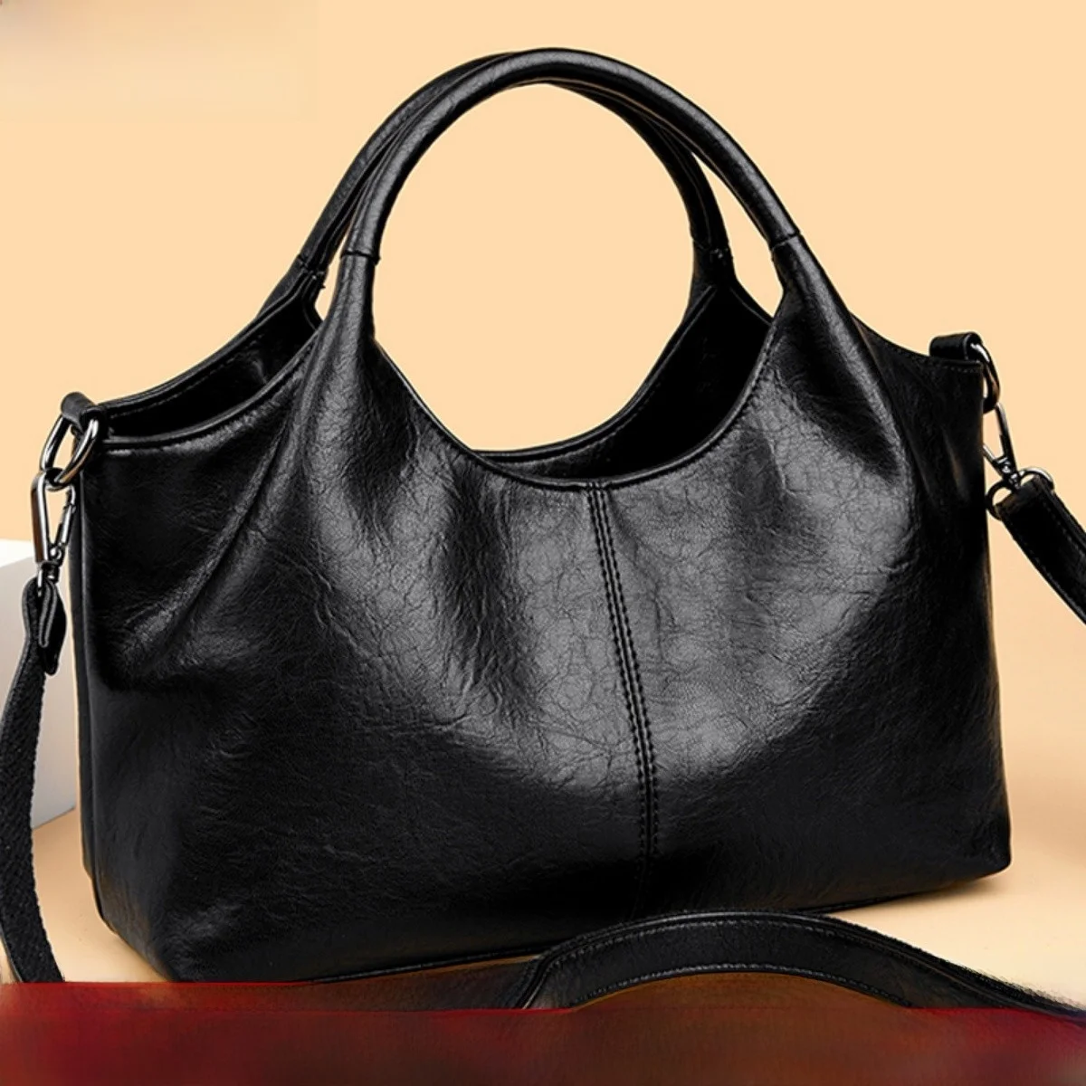 Женская сумка Briti Sle Large Capaci из мягкой воловьей кожи, повседневная сумка-тоут в форме пельменя для ежедневного использования
Женская сумка Briti Sle Large Capaci из мягкой воловьей кожи, повседневная сумка-тоут в форме пельменя для ежедневного использования