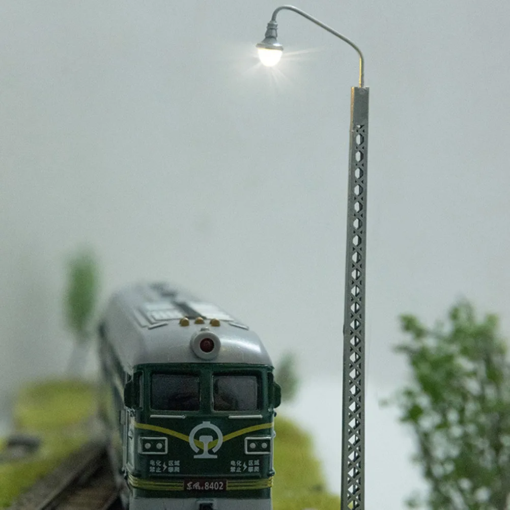 2Pcs Mini Railroad Light ABS Metal Train Signal Lamp for Mini House Scene Layout Sand Table Decor Miniature Traffic Light
2Pcs Mini Railroad Light ABS Metal Train Signal Lamp for Mini House Scene Layout Sand Table Decor Miniature Traffic Light
