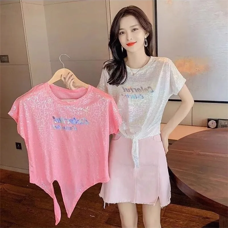 2025 Fashion Gold-embossed T-shirt short sleeves summer New Korean Pulover Women Loose O-Neck Sequin Tie Girls Oversized Top Y2K
2025 Fashion Gold-embossed T-shirt short sleeves summer New Korean Pulover Women Loose O-Neck Sequin Tie Girls Oversized Top Y2K