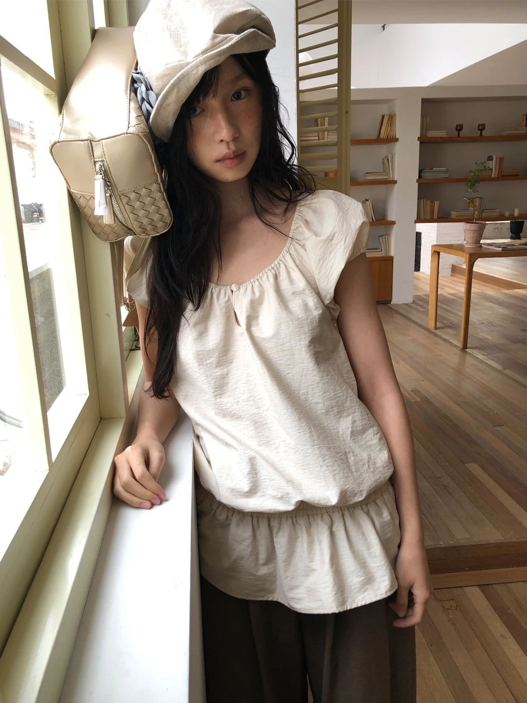 Retro Flower Bud Sleeve Shirt 90% Cotton Loose Slimming Short Sleeve Design Sensation Market Pure Color Universal Fit
Retro Flower Bud Sleeve Shirt 90% Cotton Loose Slimming Short Sleeve Design Sensation Market Pure Color Universal Fit