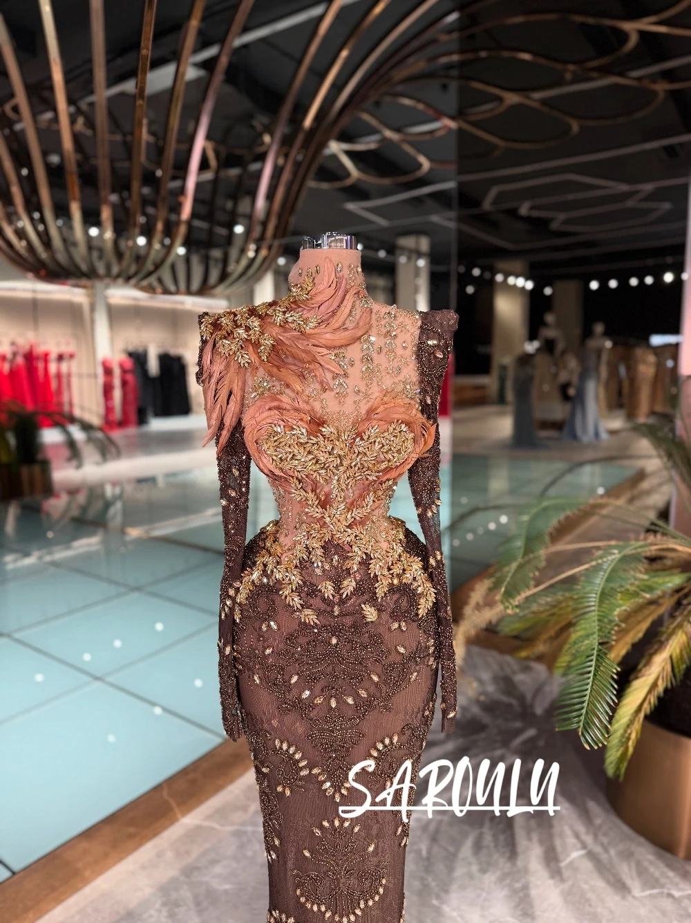 2026 Brown Gold Heavy Beaded Mermaid Prom Dress With Feather Exquisite Formal Evening Gown Customized For Pageant Red Carpet
2026 Brown Gold Heavy Beaded Mermaid Prom Dress With Feather Exquisite Formal Evening Gown Customized For Pageant Red Carpet