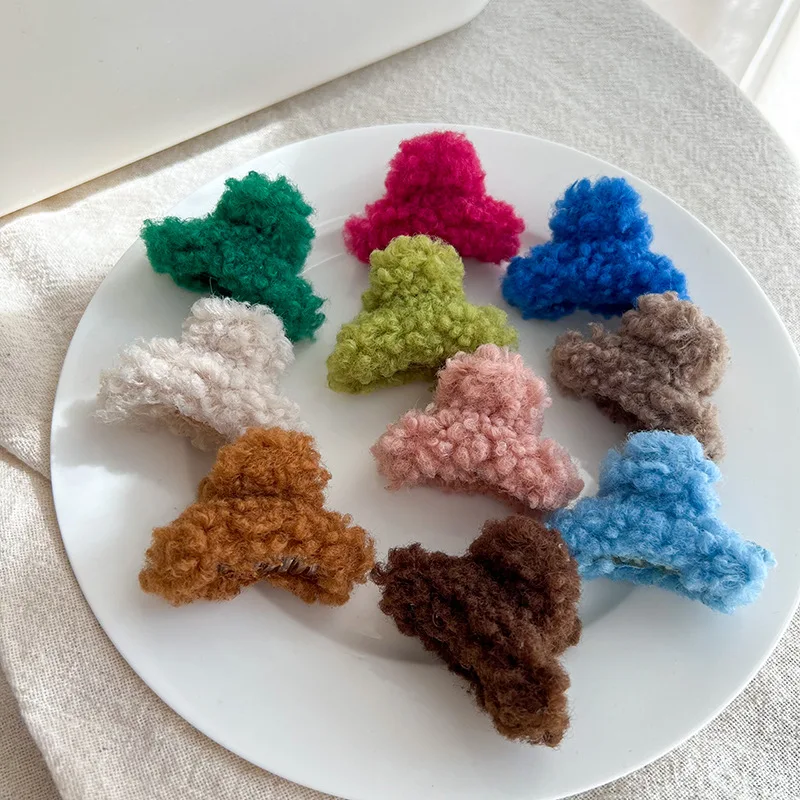 2Pcs Girls Mini Plush Hair Claw Clips Winter Cute Candy Colors Hair Crab Women Fluffy Cat Ear Bangs Clip Princess Hairpin Holder
2Pcs Girls Mini Plush Hair Claw Clips Winter Cute Candy Colors Hair Crab Women Fluffy Cat Ear Bangs Clip Princess Hairpin Holder