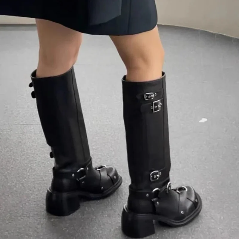 Black Leather Women Knee High Boots Cross Bandage Long Ladies Shoes Round Head Botas Mujer Metal Belt Buckle Sapatos Feminino
Black Leather Women Knee High Boots Cross Bandage Long Ladies Shoes Round Head Botas Mujer Metal Belt Buckle Sapatos Feminino