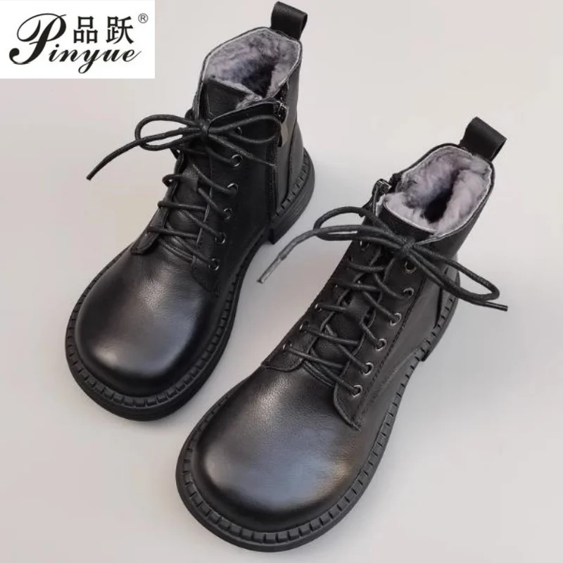 Женские ботинки из натуральной коровьей кожи с широким носком, зима 2025 г., короткие ботильоны из овчины, овечьего меха, хлопковая обувь, противоскользящая обувь
Женские ботинки из натуральной коровьей кожи с широким носком, зима 2025 г., короткие ботильоны из овчины, овечьего меха, хлопковая обувь, противоскользящая обувь