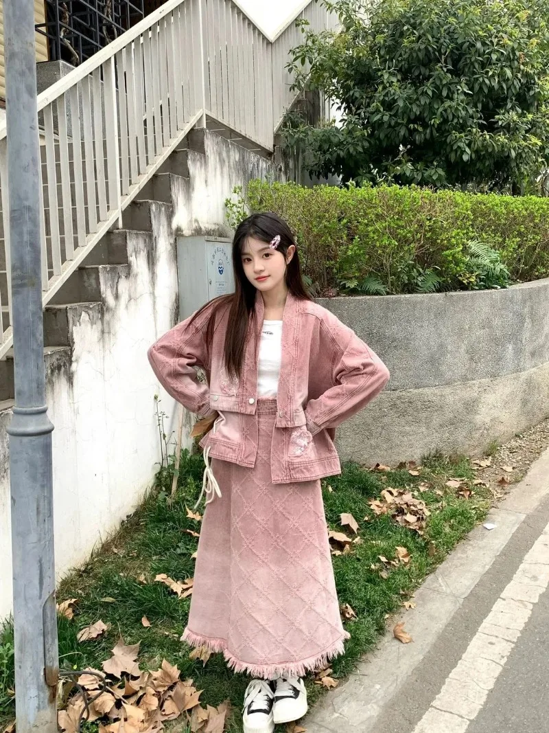 Sweet Hot Girl Denim Suit Women's Autumn Loose Denim Jacket High Waist A-line Long Skirt Two-piece Set Fashion Female Clothes
Sweet Hot Girl Denim Suit Women's Autumn Loose Denim Jacket High Waist A-line Long Skirt Two-piece Set Fashion Female Clothes
