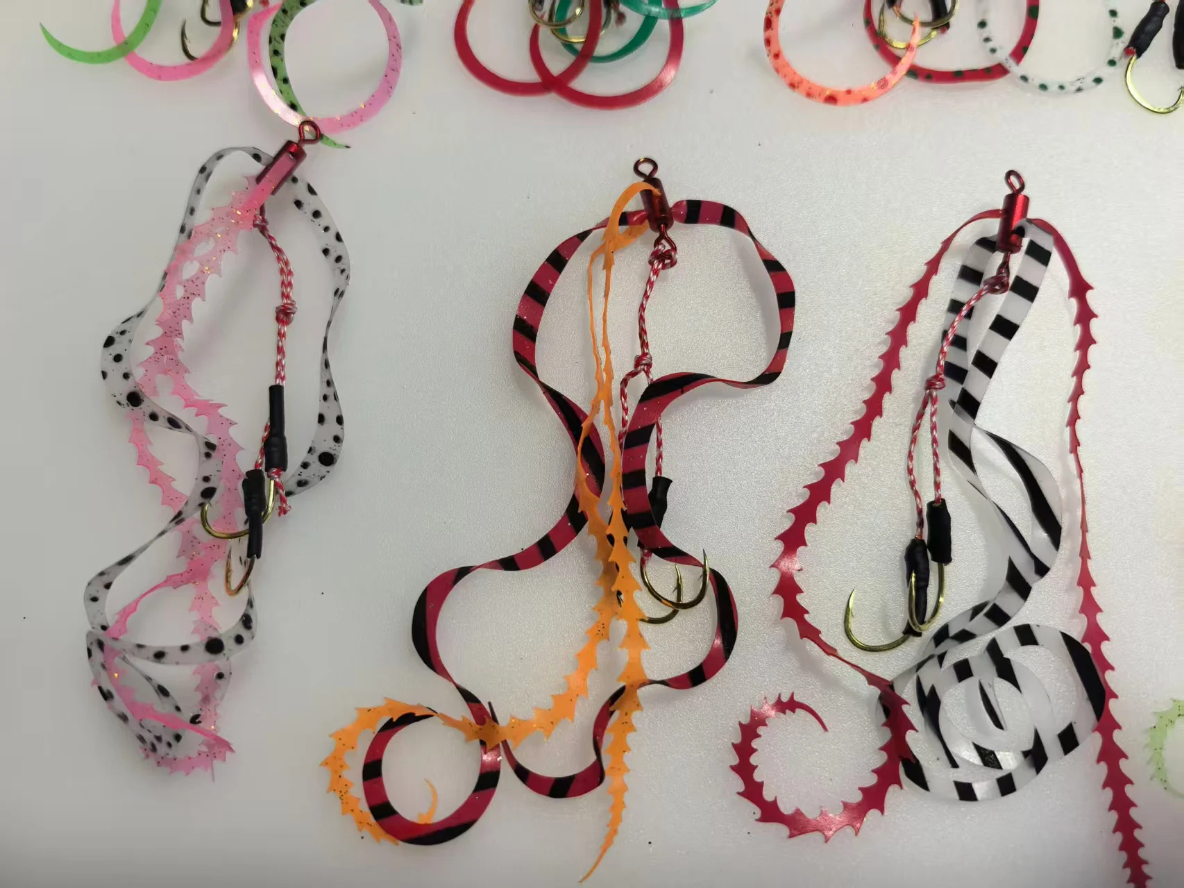 30 шт., вспомогательные крючки Kabura Madai, резинки для тай-дай, силиконовые юбки, нити, ленты, разные цвета, слайдер, приспособления, хвосты, грузило
30 шт., вспомогательные крючки Kabura Madai, резинки для тай-дай, силиконовые юбки, нити, ленты, разные цвета, слайдер, приспособления, хвосты, грузило