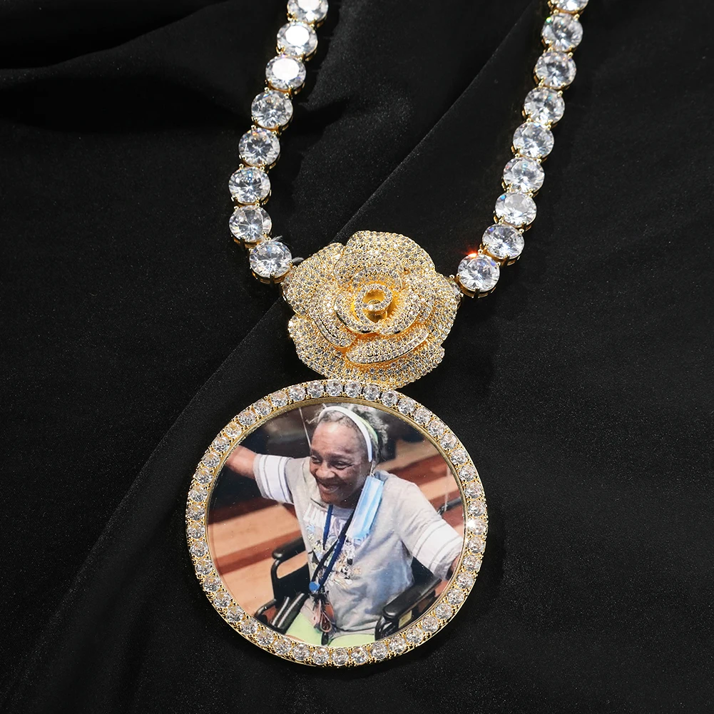 Uwin Customized Rose Bail Large Round Photo Pendant for Men Women Iced Out CZ Picture Charms Fahion Hip Hop Jewelry Memory Gift
Uwin Customized Rose Bail Large Round Photo Pendant for Men Women Iced Out CZ Picture Charms Fahion Hip Hop Jewelry Memory Gift