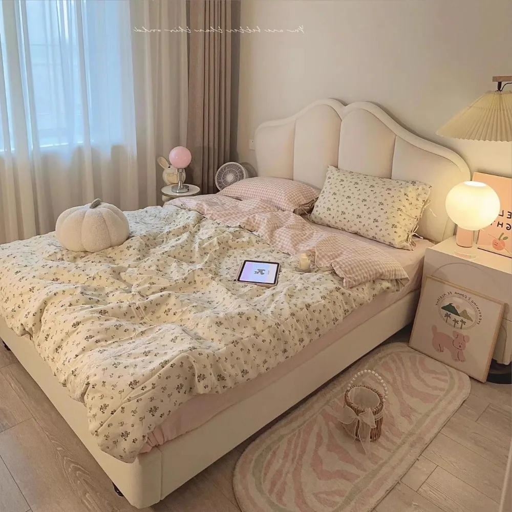 Internet celebrity Dasma butterfly princess bed cream wind leather bed master bedroom 1.8 meters
Internet celebrity Dasma butterfly princess bed cream wind leather bed master bedroom 1.8 meters