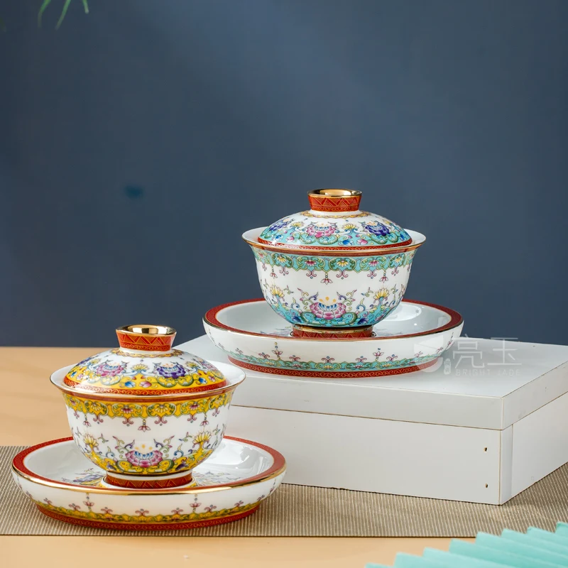 Tureen Three-Piece Ceramic Tea Cup Underglaze Flower Printing Exquisite Simple Chinese Bone China Household Gold Enamel Tea Set
Tureen Three-Piece Ceramic Tea Cup Underglaze Flower Printing Exquisite Simple Chinese Bone China Household Gold Enamel Tea Set