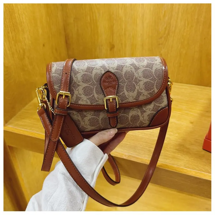 Elegant Simple Designer Retro Diaper Bag Chic Crossbody Handbag For Women Stylish Large Capacity Shoulder Tote
Elegant Simple Designer Retro Diaper Bag Chic Crossbody Handbag For Women Stylish Large Capacity Shoulder Tote