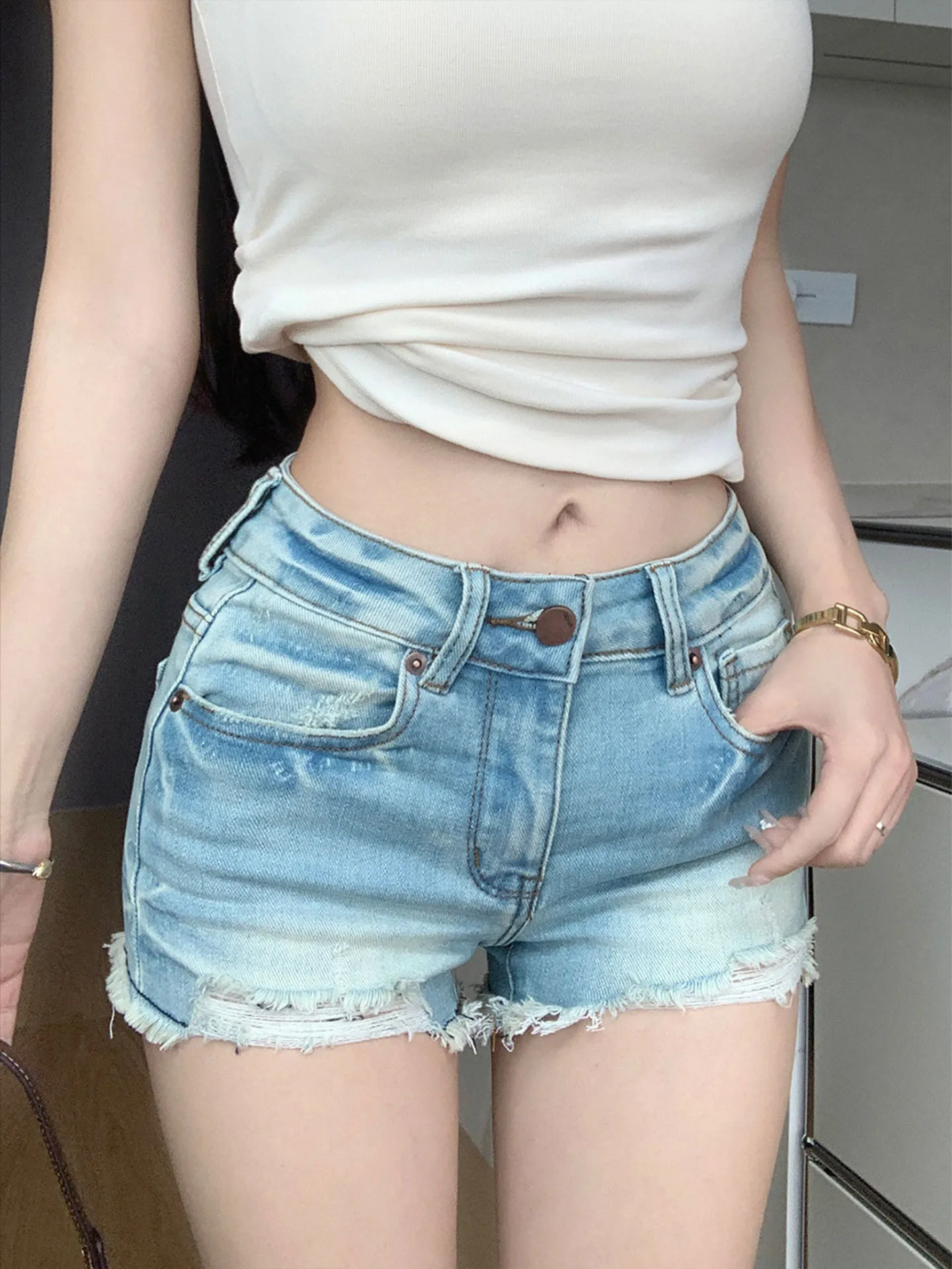 Retro Faded High Waist Denim Shorts Women's Summer High Waist Elastic Butt Covering Sexy Hot Pants Vintage Frayed Jeans
Retro Faded High Waist Denim Shorts Women's Summer High Waist Elastic Butt Covering Sexy Hot Pants Vintage Frayed Jeans