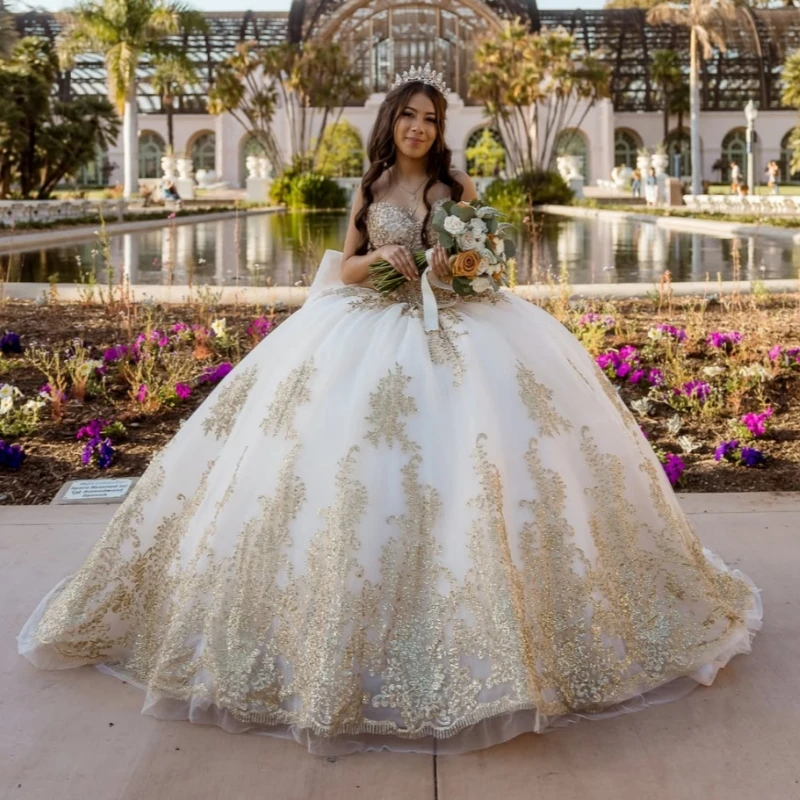 champagne Shiny Ball Gown Quinceanera Dresses Gold Applique Lace Beading Crystal Bow Tiered Tull Corset Off The Shoulder Sweet
champagne Shiny Ball Gown Quinceanera Dresses Gold Applique Lace Beading Crystal Bow Tiered Tull Corset Off The Shoulder Sweet