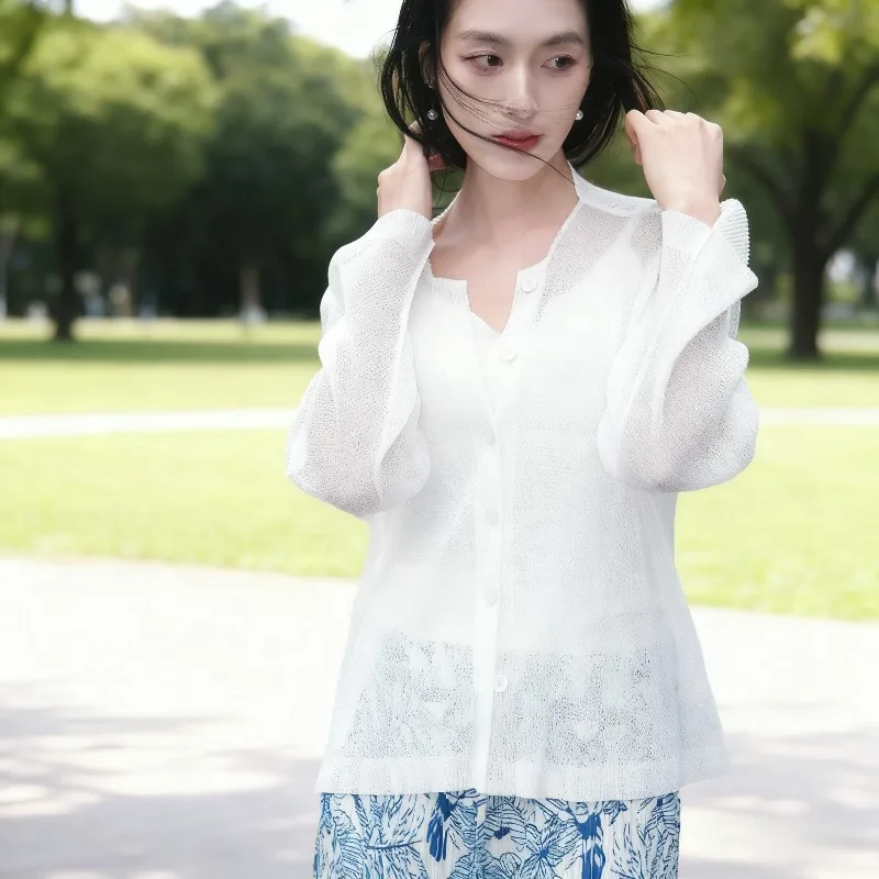 Miyake Pleated Simple Fashion Thin Cardigan Summer Light Breathable Sunscreen Jacket White Loose Top Transparent Shawl Polyester
Miyake Pleated Simple Fashion Thin Cardigan Summer Light Breathable Sunscreen Jacket White Loose Top Transparent Shawl Polyester