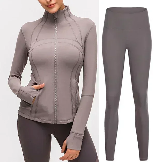 Women's Yoga Jacket Long Sleeve Zip Up High Elastic Fitness Top with Pockets for Running Gym Workout Lightweight Coat
Women's Yoga Jacket Long Sleeve Zip Up High Elastic Fitness Top with Pockets for Running Gym Workout Lightweight Coat