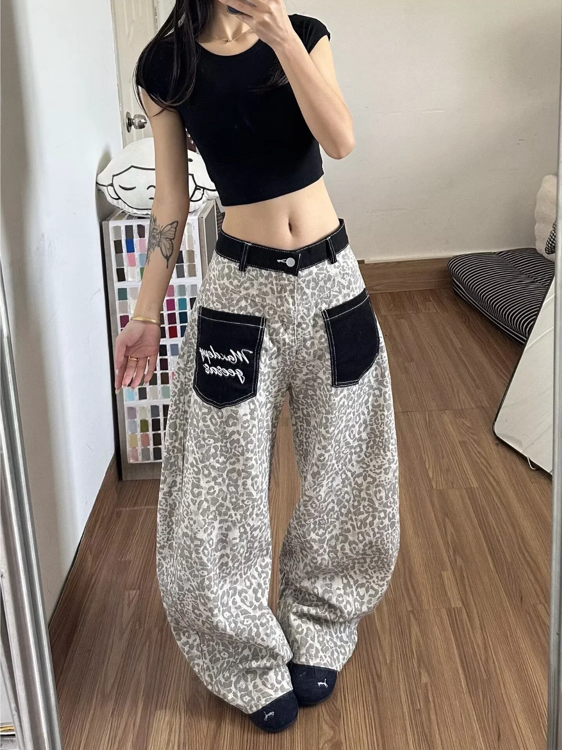 American Retro Leopard Print Patchwork Pocket Denim Jeans Women Summer New Loose Street Wide Leg Casual Long Trousers
American Retro Leopard Print Patchwork Pocket Denim Jeans Women Summer New Loose Street Wide Leg Casual Long Trousers