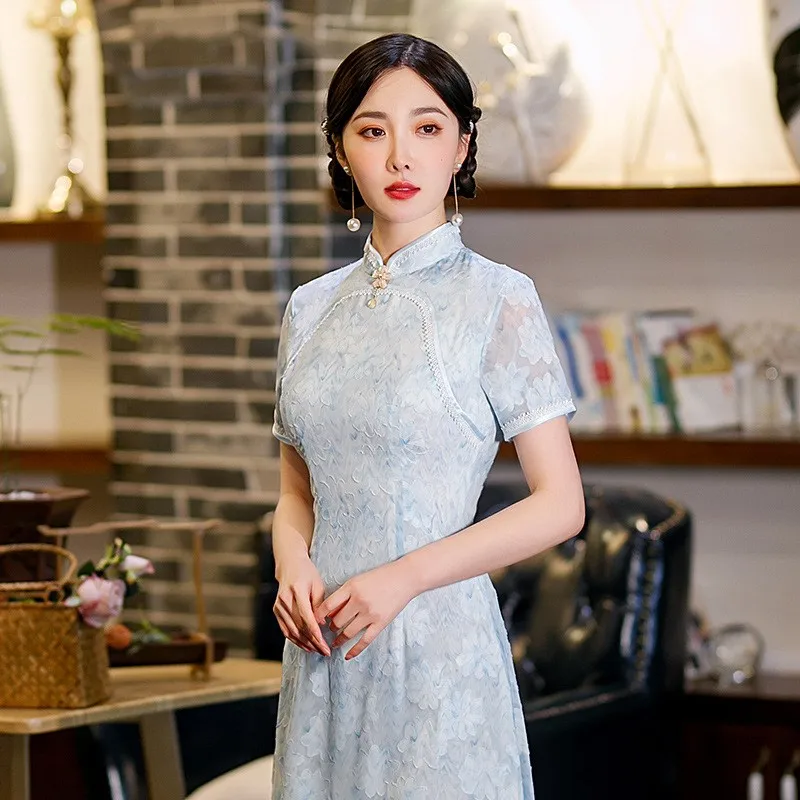 Blue cheongsam lace improved standing collar fashion short-sleeved banquet dress
Blue cheongsam lace improved standing collar fashion short-sleeved banquet dress
