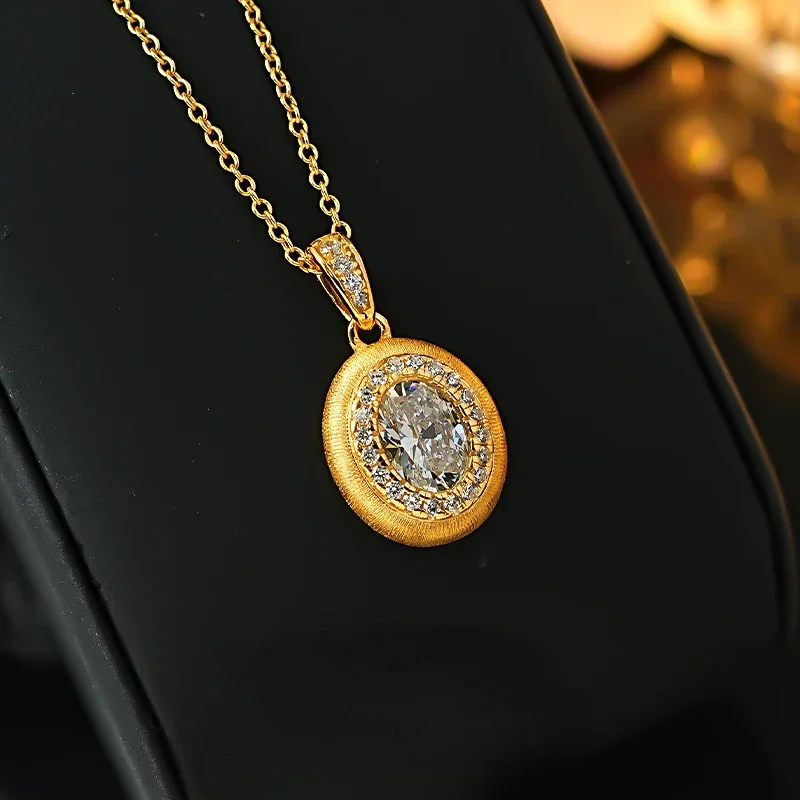 Metal brushed 925 silver pendant with high carbon diamond inlay, exuding a new Chinese minimalist style for women
Metal brushed 925 silver pendant with high carbon diamond inlay, exuding a new Chinese minimalist style for women