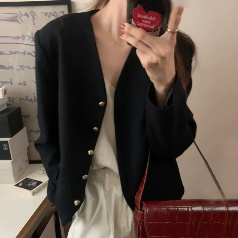 Chic Vintage V-Ne Long Sve Heavy Metal Single Button Loose Versatile Women's Suit Jaet for Autumn Faionable Casual Wear
Chic Vintage V-Ne Long Sve Heavy Metal Single Button Loose Versatile Women's Suit Jaet for Autumn Faionable Casual Wear