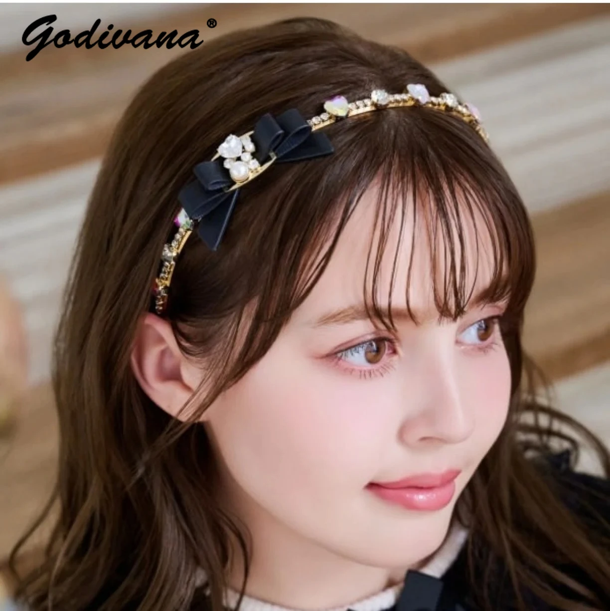 Japanese Liz Sweet Pearl Shiny Rhinestone Bow Hairband Female Girls Lolita Hair Accessories for Women Headband Hair Hoops
Japanese Liz Sweet Pearl Shiny Rhinestone Bow Hairband Female Girls Lolita Hair Accessories for Women Headband Hair Hoops