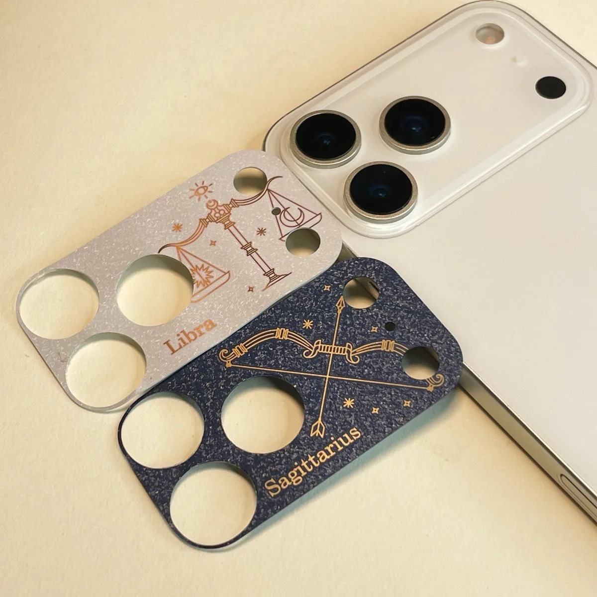 2PCS New For iPhone 17 Promax Starry Armor Integrated For Apple Phone Lens Adhesive Hollow Edition Lens Film
2PCS New For iPhone 17 Promax Starry Armor Integrated For Apple Phone Lens Adhesive Hollow Edition Lens Film
