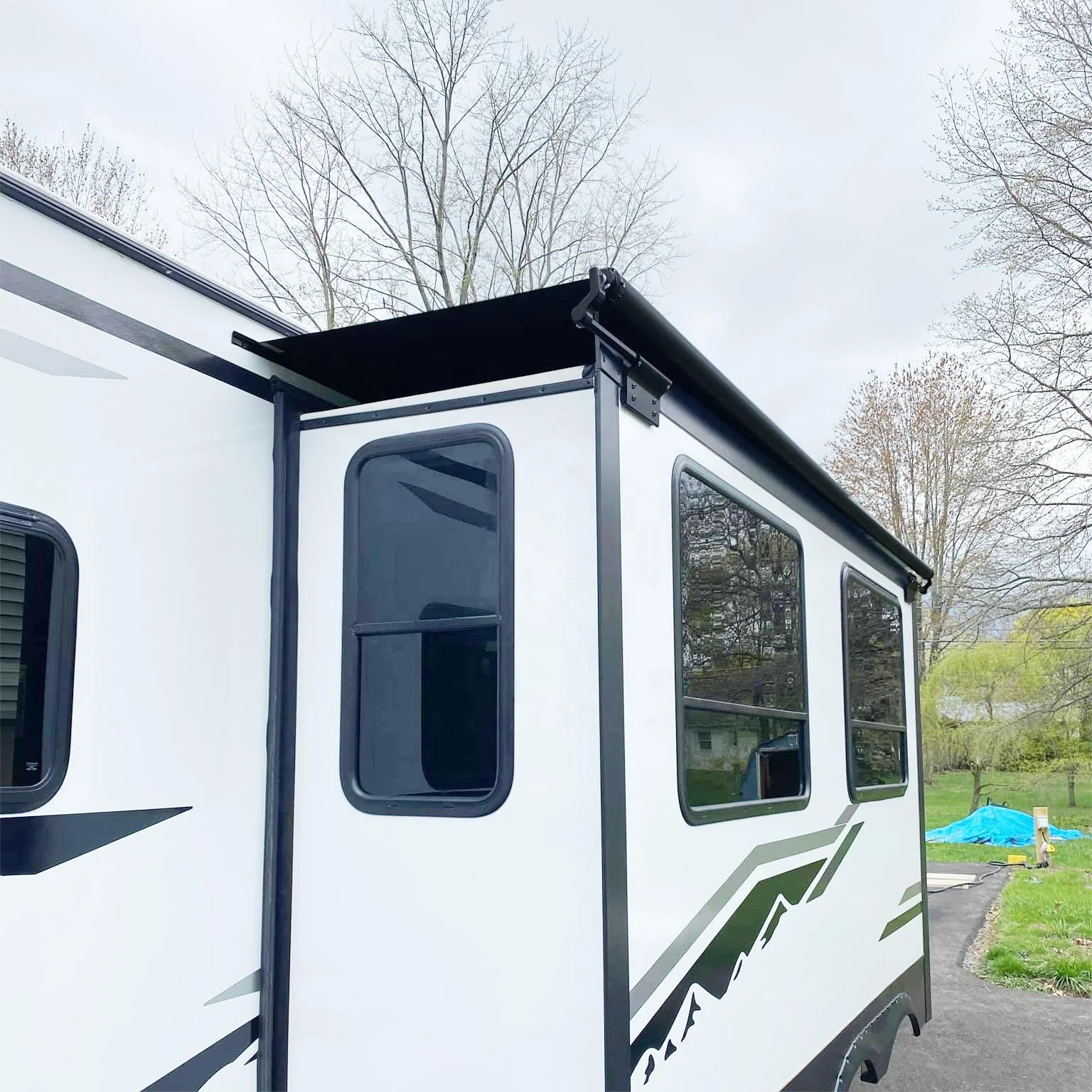 AWNLUX RV Exterior Accessory RV Parts RV Awning Slide Out Topper Awning for Camper Motor Home Caravan
AWNLUX RV Exterior Accessory RV Parts RV Awning Slide Out Topper Awning for Camper Motor Home Caravan