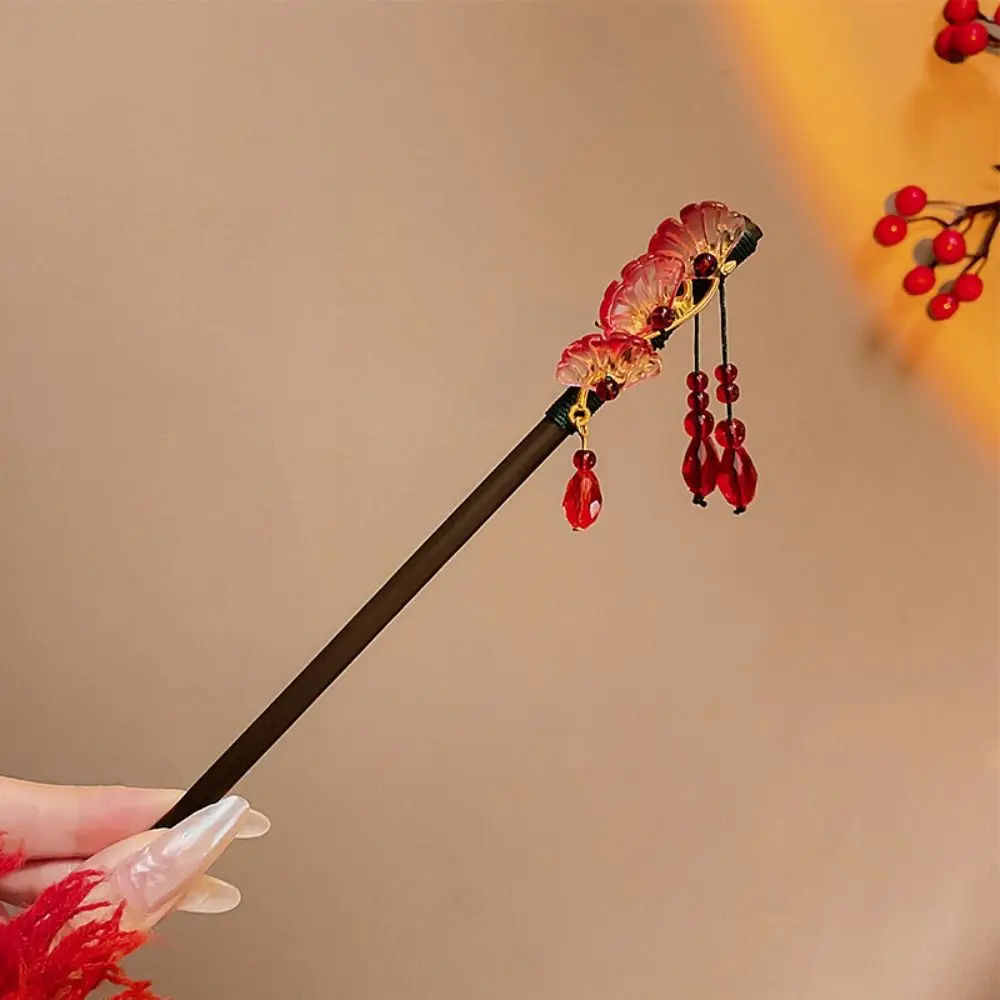 Classical Flower Wooden Hair Stick Tassel New Year Hanfu Hairpin Red Hanfu Headwear Cheongsam Accessories
Classical Flower Wooden Hair Stick Tassel New Year Hanfu Hairpin Red Hanfu Headwear Cheongsam Accessories