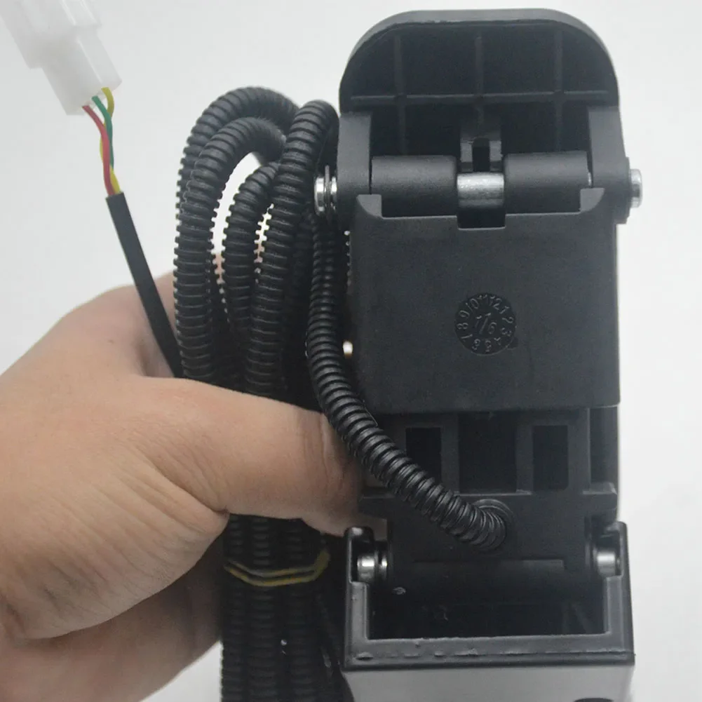 Foot Throttle Bicycle Pedal Electric Vehicles 17.5cm 6cm 13cm Easy To Assemble Speed Control For Electric Bikes
Foot Throttle Bicycle Pedal Electric Vehicles 17.5cm 6cm 13cm Easy To Assemble Speed Control For Electric Bikes