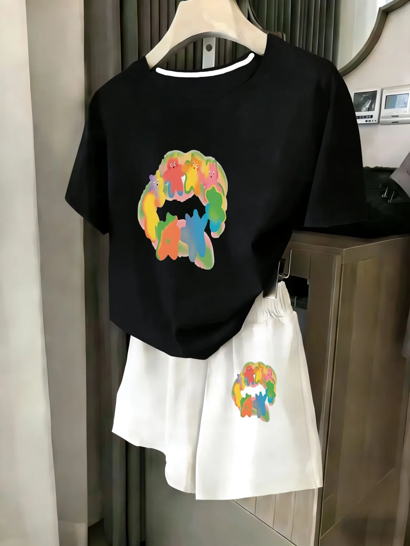 Ladies 2-Piece Set Summer Beach Vacation Casual round Neck Short Sleeve Random Print T-Shirt Elastic Waist Shorts Suit Comfortab
Ladies 2-Piece Set Summer Beach Vacation Casual round Neck Short Sleeve Random Print T-Shirt Elastic Waist Shorts Suit Comfortab