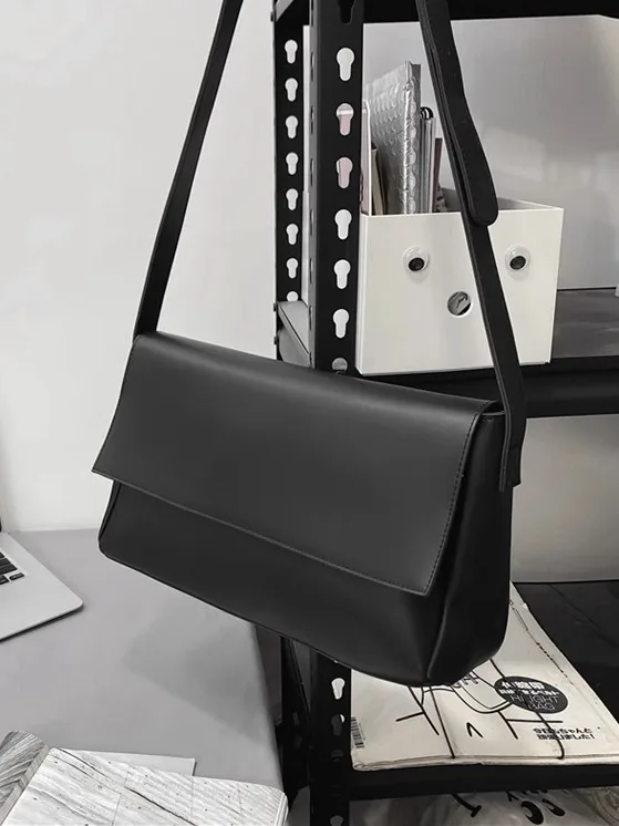 Retro PU Leather Crossbody Bag Men's Casual Commuter Bag Korean Sle Bla ex oulder Bag Simple Japanese Sle Bag
Retro PU Leather Crossbody Bag Men's Casual Commuter Bag Korean Sle Bla ex oulder Bag Simple Japanese Sle Bag