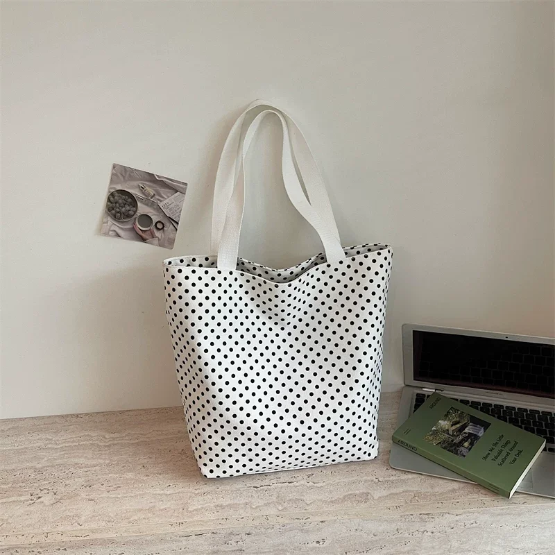 Red Polka Dot Canvas Tote Bag Large Capacity Shoulder Handbag for Women Korean Style Casual Shopper Bag for Commute Travel
Red Polka Dot Canvas Tote Bag Large Capacity Shoulder Handbag for Women Korean Style Casual Shopper Bag for Commute Travel