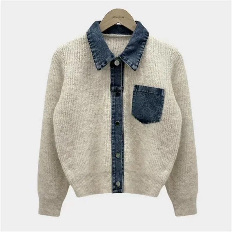 Women Denim Splicing Knitted Cardigan Turn-down Collar Cowboy Pocket Design Fashion Versatile Sweater Coat Spring Autumn New
Women Denim Splicing Knitted Cardigan Turn-down Collar Cowboy Pocket Design Fashion Versatile Sweater Coat Spring Autumn New