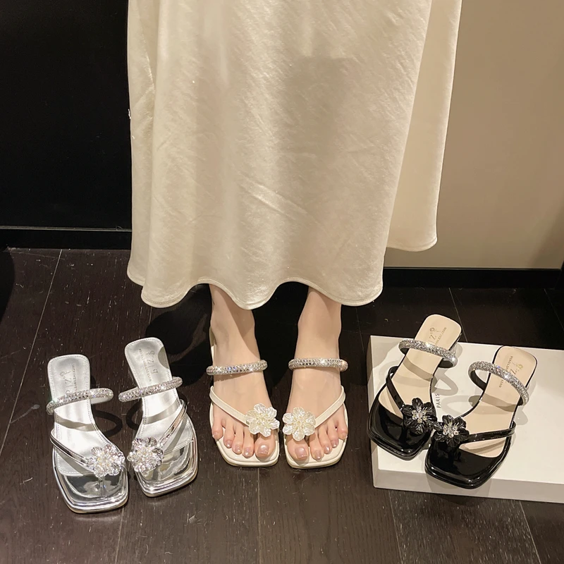 Summer Outdoor Wear Toe-Post Thick Heel Sandals Beautiful Match Skirts Not Tired Foot Flowers Water Diamond Women Sandals
Summer Outdoor Wear Toe-Post Thick Heel Sandals Beautiful Match Skirts Not Tired Foot Flowers Water Diamond Women Sandals