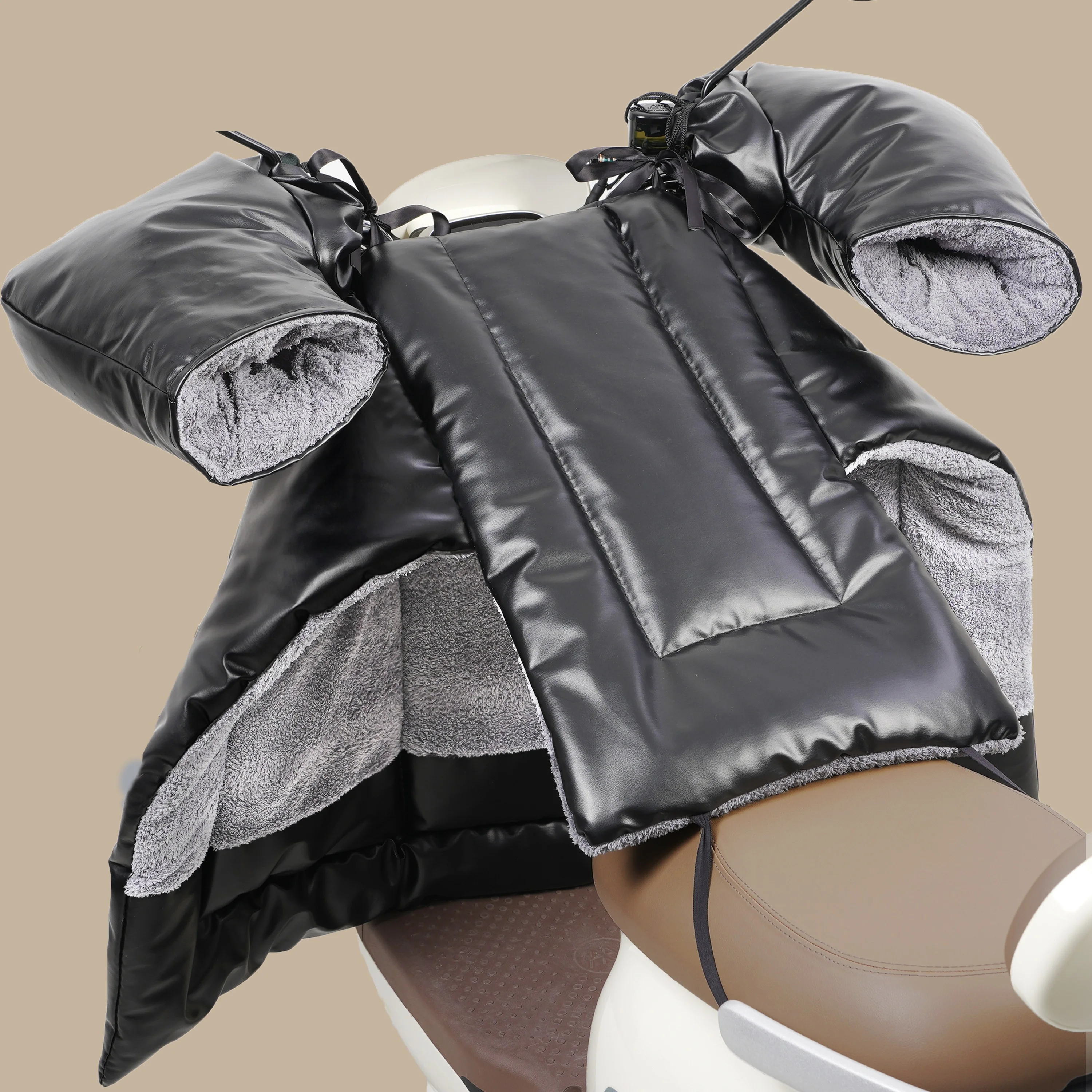 Two-Piece Vehicle Wihield Cover for Winter Motorcycle Pedal Car Separate PU Waterproof for Spring And Autumn
Two-Piece Vehicle Wihield Cover for Winter Motorcycle Pedal Car Separate PU Waterproof for Spring And Autumn